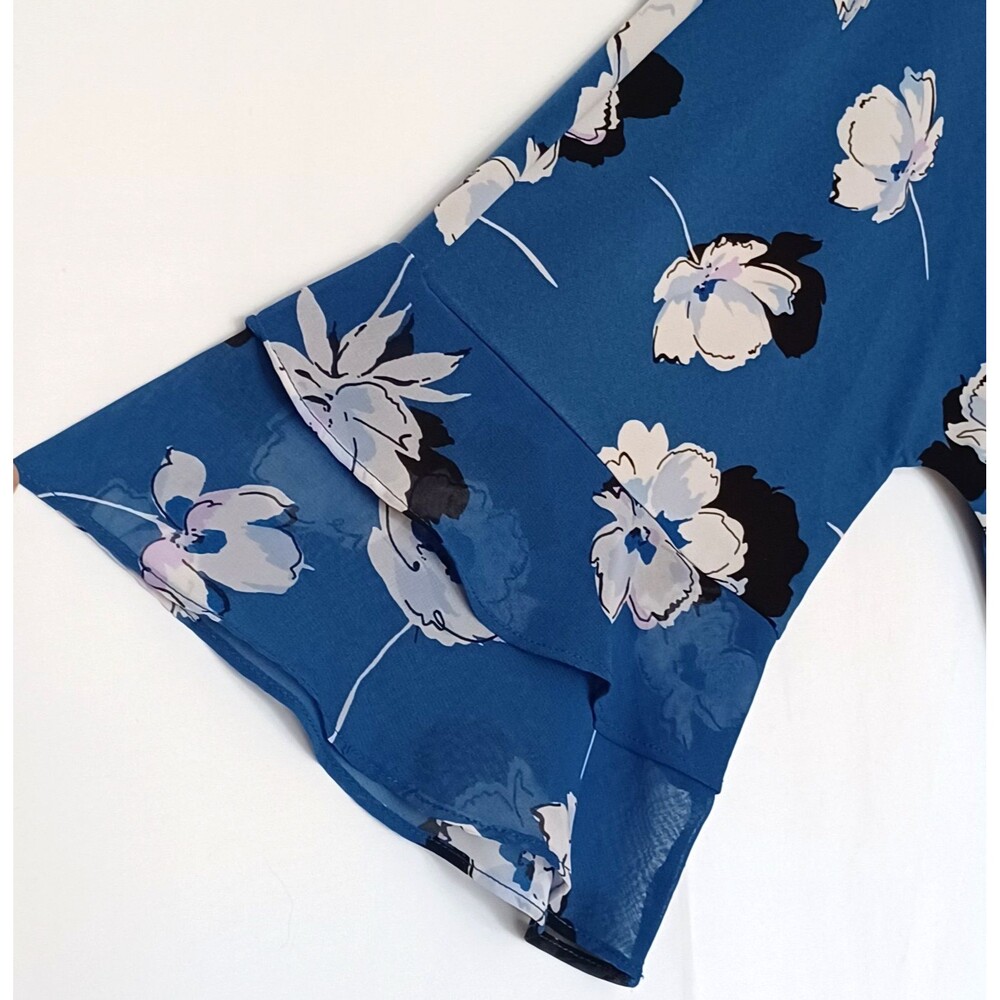 Roz & Ali Women’s XL Blue White Floral Blouse Double Layered Bell Sleeve Light - Picture 5 of 10